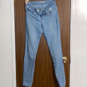 Levi’s 710 Super Skinny
